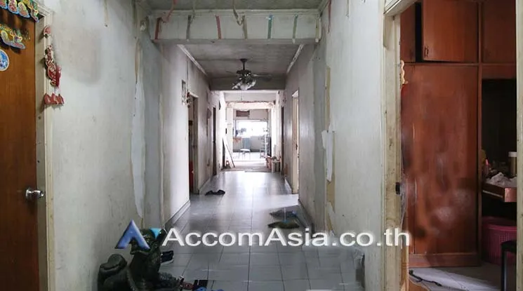 unit Office space For Rent in Ploenchit, Bangkok  near BTS Ploenchit (AA18677)